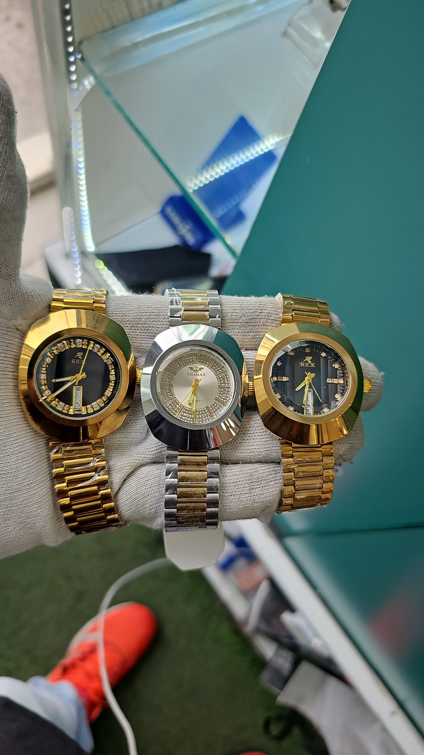 Rode Model watch (3pc )